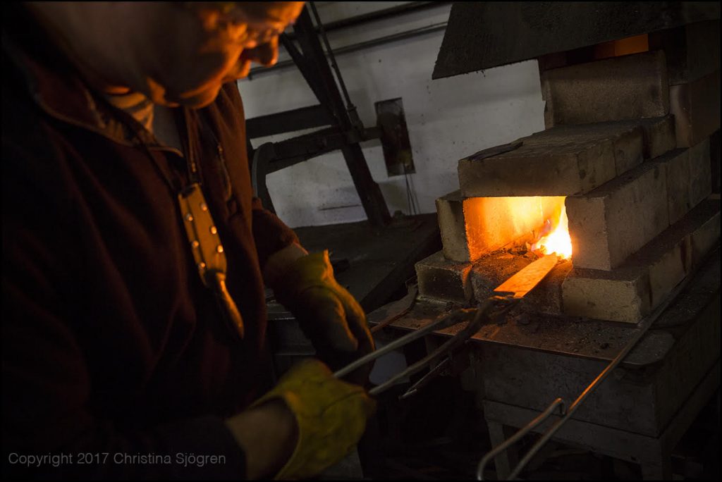 Murray Carter, 17th generation Yoshimoto Bladesmith, Portland, Oregon, USA